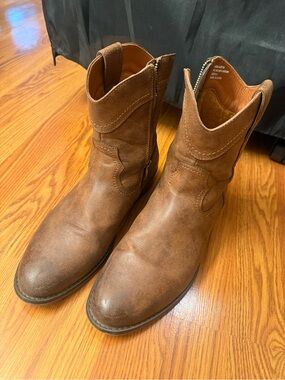 Men's Tan Western Zip-Back Leather Ankle Boots